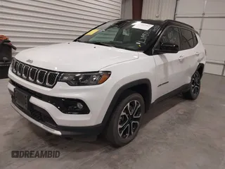 2023 Jeep Compass (RED) Edition z VIN 3C4NJDCN1PT569129, wystawiony jako IAAI lot #42407967 z przebiegiem 22 720 mil mil oraz . Historia ofert i sprzedaży dostępna na DreamBid. Obrazek 18.
