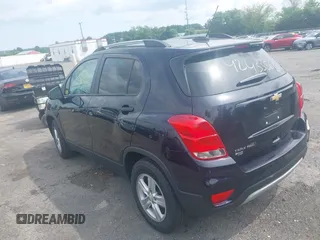 2021 Chevrolet Trax LT with VIN KL7CJPSM5MB374551, listed as a IAAI auction lot 42433565 with 54,367 mi miles and . Bid and sale history available at DreamBid. Image 3.