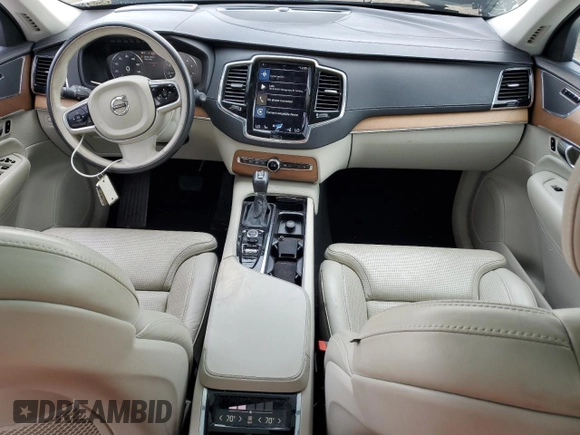 2017 Volvo XC90 Inscription with VIN YV4A22PL7H1124344, listed as a Copart auction lot 61351315 with 154,450 mi miles and Salvage title. Bid and sale history available at DreamBid. Image 8.