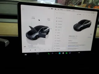 2023 Tesla Model Y Long Range z VIN 7SAYGDEE8PF814874, wystawiony jako Copart lot #56546365 z przebiegiem 20 919 mil mil oraz Szkoda całkowita • Salvage title. Historia ofert i sprzedaży dostępna na DreamBid. Obrazek 9.