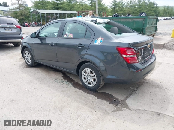 2017 Chevrolet Sonic LS z VIN 1G1JB5SG3H4135041, wystawiony jako IAAI lot #42168751 z przebiegiem 91 312 mil mil oraz . Historia ofert i sprzedaży dostępna na DreamBid. Obrazek 3.
