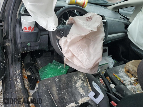 2020 Honda Fit LX z VIN 3HGGK5H45LM701620, wystawiony jako Copart lot #55937815 z przebiegiem Nie podano mil oraz Szkoda całkowita • Salvage title. Historia ofert i sprzedaży dostępna na DreamBid. Obrazek 8.
