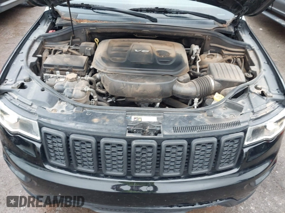 2018 Jeep Grand Cherokee Laredo E z VIN 1C4RJEAG1JC275535, wystawiony jako IAAI lot #41120357 z przebiegiem 108 109 mil mil oraz . Historia ofert i sprzedaży dostępna na DreamBid. Obrazek 10.