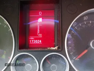 2006 Volkswagen GTI z VIN WVWFV71K16W067412, wystawiony jako IAAI lot #42198640 z przebiegiem 173 024 mil mil oraz . Historia ofert i sprzedaży dostępna na DreamBid. Obrazek 7.