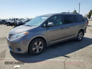 2017 Toyota Sienna LE Auto Access Seat с VIN 5TDKZ3DC0HS884552, выставлен на аукционе Copart как лот 54776825 с пробегом 59 262 миль миль и Списание • Salvage title. История ставок и продаж доступна на DreamBid. Изображение 1.