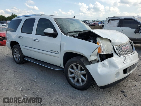 2007 GMC Yukon Denali z VIN 1GKFK63877J383310, wystawiony jako Copart lot #56122105 z przebiegiem 250 797 mil mil oraz Czysty tytuł • Clean title. Historia ofert i sprzedaży dostępna na DreamBid. Obrazek 4.