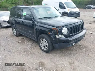 2015 Jeep Patriot Altitude z VIN 1C4NJRBB2FD393247, wystawiony jako IAAI lot #41951830 z przebiegiem 192 495 mil mil oraz . Historia ofert i sprzedaży dostępna na DreamBid. Obrazek 1.
