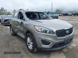 2016 Kia Sorento LX with VIN 5XYPG4A35GG149678, listed as a IAAI auction lot 41478731 with 128,895 mi miles. Bid and sale history available at carsss.com. Image 1.