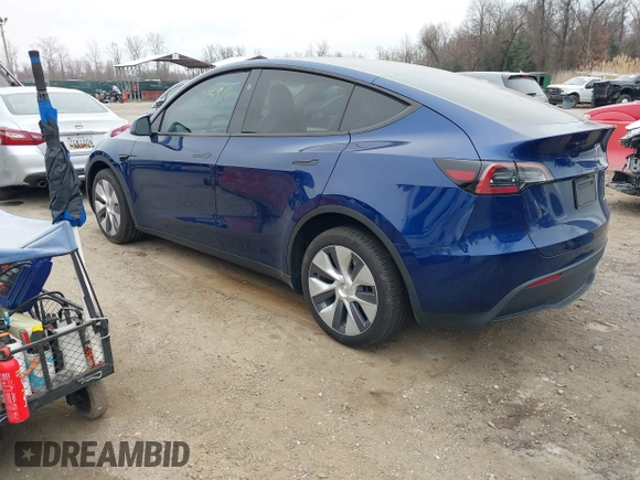 2024 Tesla Model Y Long Range with VIN 7SAYGDEE9RA269882, listed as a IAAI auction lot 41771485 with 18,145 mi miles. Bid and sale history available at carsss.com. Image 3.