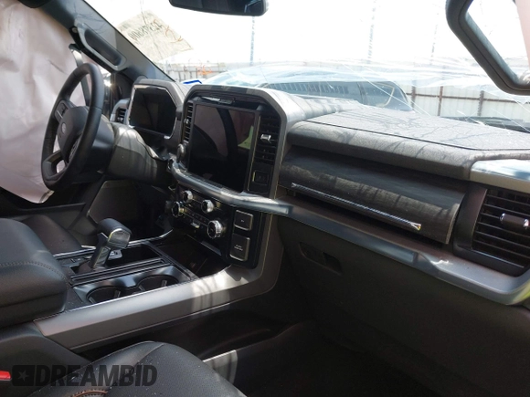 2025 Ford F-150 Lariat с VIN 1FTFW5L56SFA74360, выставлен на аукционе IAAI как лот 42378600 с пробегом 3 960 миль миль и . История ставок и продаж доступна на DreamBid. Изображение 5.