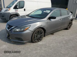 2017 Nissan Altima SR with VIN 1N4AL3AP4HN359297, listed as a Copart auction lot 59825345 with 82,862 mi miles and Salvage title. Bid and sale history available at DreamBid. Image 1.