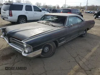 1965 Pontiac Bonneville z VIN 262375R103008, wystawiony jako Copart lot #77523054 z przebiegiem 16 482 mil mil oraz Tytuł czysty. Historia ofert i sprzedaży dostępna na DreamBid. Obrazek 1.