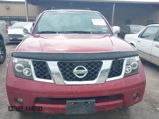 2006 Nissan Pathfinder SE z VIN 5N1AR18U46C625611, wystawiony jako IAAI lot #42317418 z przebiegiem 246 810 mil mil oraz . Historia ofert i sprzedaży dostępna na DreamBid. Obrazek 6.