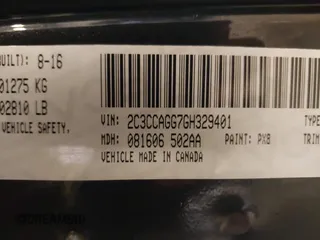 2016 Chrysler 300 S z VIN 2C3CCAGG7GH329401, wystawiony jako IAAI lot #41486084 z przebiegiem 163 942 mil mil oraz . Historia ofert i sprzedaży dostępna na DreamBid. Obrazek 9.