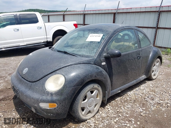 2001 Volkswagen Beetle GLS with VIN 3VWCP21CX1M423404, listed as a IAAI auction lot 42474548 with Not provided miles and . Bid and sale history available at DreamBid. Image 2.
