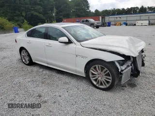 2022 Jaguar XF R-Dynamic SE with VIN SAJBL4GX5NCY91887, listed as a Copart auction lot 68180464 with 6,496 mi miles and Clean Title. Bid and sale history available at carsss.com. Image 4.