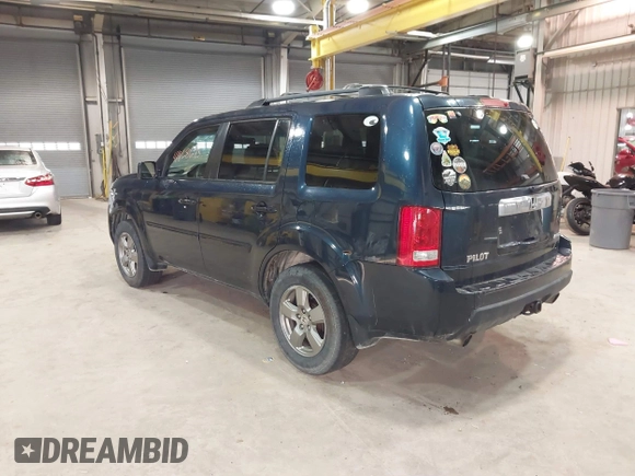 2011 Honda Pilot EX-L with VIN 5FNYF4H52BB038651, listed as a IAAI auction lot 41868695 with 281,683 mi miles. Bid and sale history available at carsss.com. Image 3.