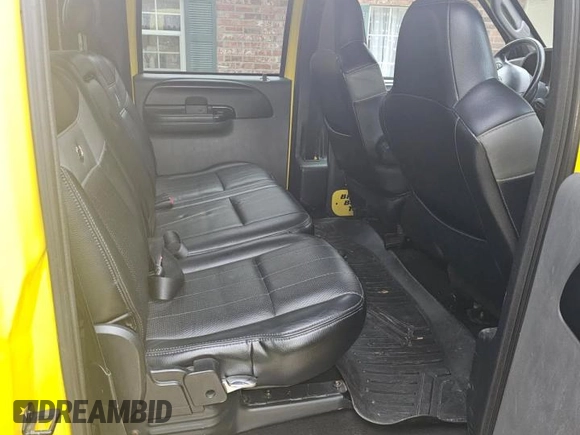 2006 Ford F-350 XL z VIN 1FTWW31P56EC45345, wystawiony jako Copart lot #52298495 z przebiegiem 69 876 mil mil oraz Czysty tytuł • Clean title. Historia ofert i sprzedaży dostępna na DreamBid. Obrazek 9.