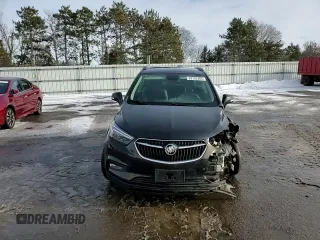 2020 Buick Encore Essence z VIN KL4CJGSB7LB048177, wystawiony jako Copart lot #89152405 z przebiegiem Nie podano mil oraz Nie do naprawy. Historia ofert i sprzedaży dostępna na DreamBid. Obrazek 11.
