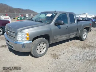 2013 Chevrolet Silverado 1500 LT with VIN 1GCRKSE77DZ349189, listed as a IAAI auction lot 41747770 with 329,531 mi miles. Bid and sale history available at carsss.com. Image 17.