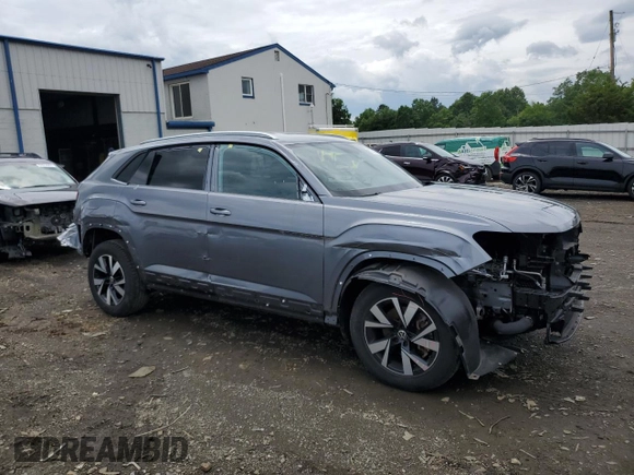 2021 Volkswagen Atlas SE with VIN 1V2LC2CAXMC208572, listed as a Copart auction lot 57548694 with 39,183 mi miles and Salvage title. Bid and sale history available at DreamBid. Image 4.