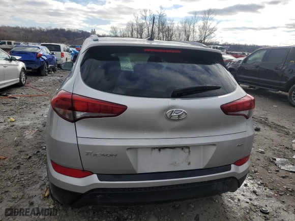 2017 Hyundai Tucson SE with VIN KM8J3CA45HU520340, listed as a Copart auction lot 83582394 with 95,489 mi miles and Salvage Title. Bid and sale history available at carsss.com. Image 6.