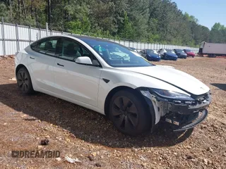 2024 Tesla Model 3 z VIN 5YJ3E1EA5RF732502, wystawiony jako IAAI lot #41871400 z przebiegiem 15 715 mil mil oraz . Historia ofert i sprzedaży dostępna na DreamBid. Obrazek 1.