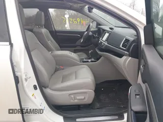 2018 Toyota Highlander Limited z VIN 5TDDZRFH6JS899857, wystawiony jako IAAI lot #41492515 z przebiegiem 98 929 mil mil oraz . Historia ofert i sprzedaży dostępna na DreamBid. Obrazek 5.