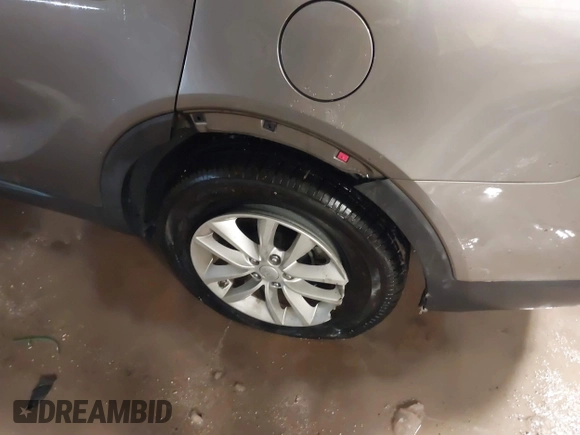 2016 Kia Sorento LX with VIN 5XYPG4A37GG013620, listed as a IAAI auction lot 41622185 with 109,938 mi miles. Bid and sale history available at carsss.com. Image 18.