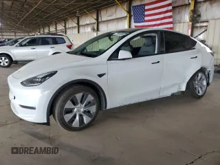 2021 Tesla Model Y Long Range with VIN 5YJYGDEE6MF085766, listed as a Copart auction lot 47524495 with 14,999 mi miles and Salvage Title. Bid and sale history available at carsss.com. Image 1.