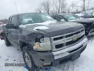 2010 Chevrolet Silverado 1500 LT with VIN 1GCSCSE04AZ294133, listed as a IAAI auction lot 41620868 with 190,835 mi miles and . Bid and sale history available at DreamBid. Image 1.