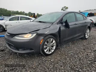 2015 Chrysler 200 S with VIN 1C3CCCBB9FN680839, listed as a Copart auction lot 61400265 with 143,228 mi miles and Salvage title. Bid and sale history available at DreamBid. Image 1.