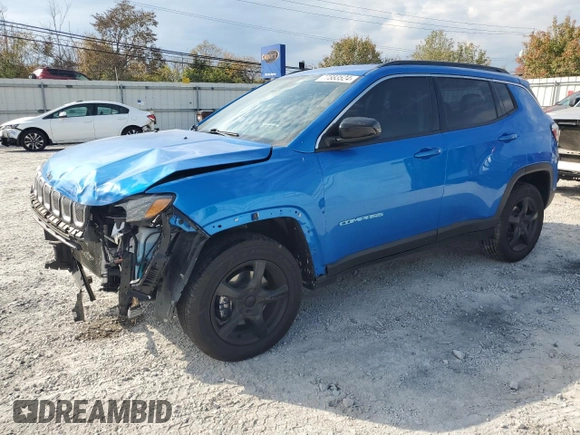 2022 Jeep Compass Altitude with VIN 3C4NJDBB7NT154739, listed as a Copart auction lot 77883524 with 31,863 mi miles and Salvage Title. Bid and sale history available at carsss.com. Image 1.