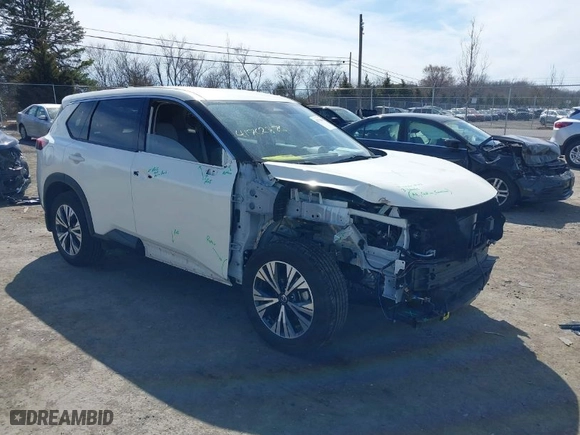 2021 Nissan Rogue SV with VIN JN8AT3BAXMW010786, listed as a IAAI auction lot 41762886 with 28,461 mi miles. Bid and sale history available at carsss.com. Image 1.