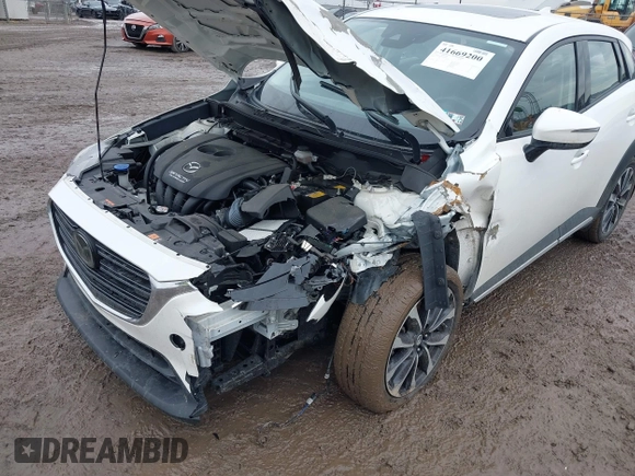 2019 Mazda CX-3 Grand Touring with VIN JM1DKFD76K0426879, listed as a IAAI auction lot 41669200 with 31,881 mi miles. Bid and sale history available at carsss.com. Image 6.