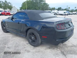 2014 Ford Mustang V6 с VIN 1ZVBP8EM6E5293246, выставлен на аукционе IAAI как лот 42518682 с пробегом 137 578 миль миль и . История ставок и продаж доступна на DreamBid. Изображение 3.