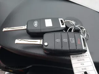 2014 Kia Sorento LX with VIN 5XYKT4A63EG432500, listed as a IAAI auction lot 41943050 with 161,612 mi miles. Bid and sale history available at carsss.com. Image 11.