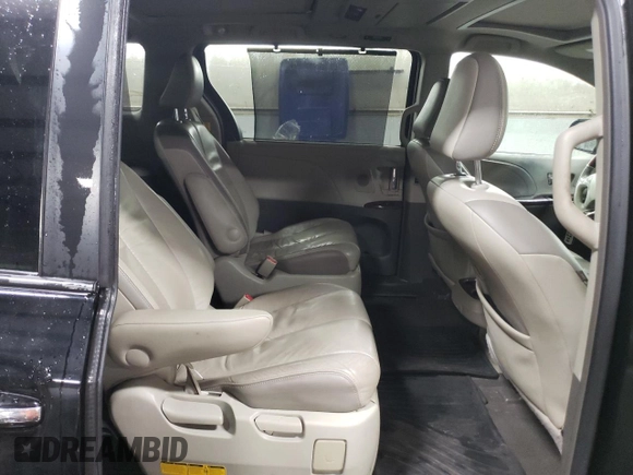 2011 Toyota Sienna XLE z VIN 5TDDK3DC6BS001431, wystawiony jako Copart lot #86715054 z przebiegiem 193 640 mil mil oraz Szkoda całkowita • Salvage title. Historia ofert i sprzedaży dostępna na DreamBid. Obrazek 10.