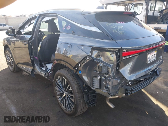 2024 Lexus RX 350h z VIN 2T2BBMCA5RC039812, wystawiony jako IAAI lot #41430348 z przebiegiem 6 076 mil mil oraz . Historia ofert i sprzedaży dostępna na DreamBid. Obrazek 3.