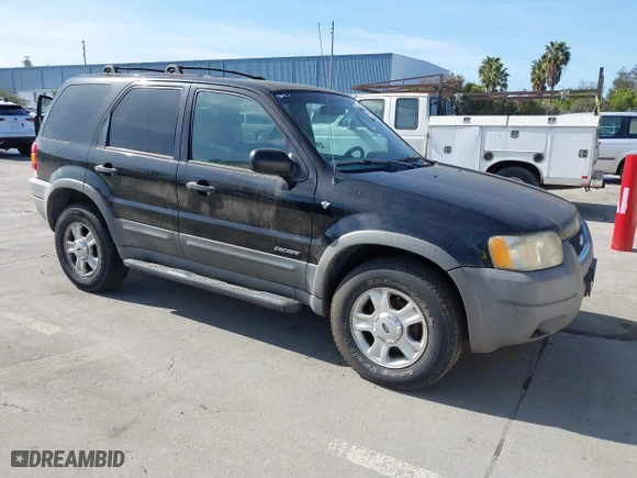 2001 Ford Escape XLT with VIN 1FMCU03181KA15501, listed as a IAAI auction lot 41857955 with 157,344 mi miles. Bid and sale history available at carsss.com. Image 1.