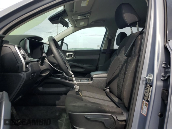 2022 Kia Sorento LX z VIN 5XYRG4LC0NG082538, wystawiony jako Copart lot #53809285 z przebiegiem 43 910 mil mil oraz Szkoda całkowita • Salvage title. Historia ofert i sprzedaży dostępna na DreamBid. Obrazek 7.