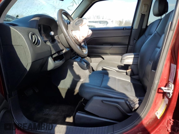 2016 Jeep Patriot Latitude z VIN 1C4NJPFAXGD640313, wystawiony jako Copart lot #41603235 z przebiegiem 112 119 mil mil oraz Szkoda całkowita • Salvage title. Historia ofert i sprzedaży dostępna na DreamBid. Obrazek 7.