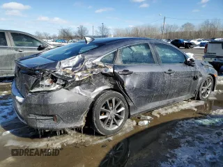 2019 Honda Civic Sedan EX with VIN 19XFC1F38KE004123, listed as a Copart auction lot 44943015 with 40,963 mi miles and Salvage Title. Bid and sale history available at carsss.com. Image 3.