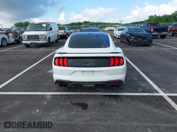 2019 Ford Mustang GT z VIN 1FA6P8CF6K5173649, wystawiony jako IAAI lot #42172829 z przebiegiem 85 346 mil mil oraz . Historia ofert i sprzedaży dostępna na DreamBid. Obrazek 16.