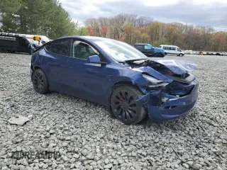 2024 Tesla Model Y Performance z VIN 7SAYGDEF6RA268195, wystawiony jako Copart lot #53211075 z przebiegiem Nie podano mil oraz Szkoda całkowita • Salvage title. Historia ofert i sprzedaży dostępna na DreamBid. Obrazek 4.