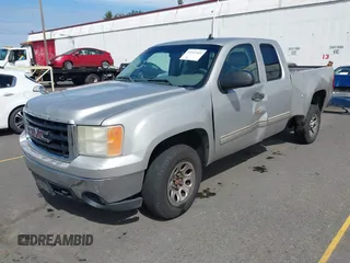 2008 GMC Sierra 1500 Work Truck z VIN 2GTEC19C381102196, wystawiony jako IAAI lot #42212449 z przebiegiem 213 361 mil mil oraz . Historia ofert i sprzedaży dostępna na DreamBid. Obrazek 18.