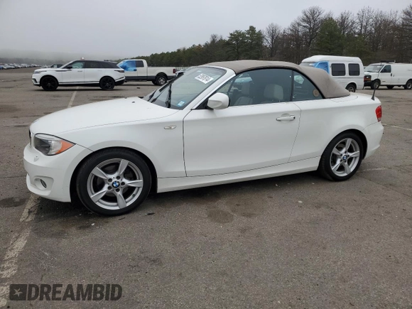 2013 BMW 1 Series 128i z VIN WBAUL7C56DVM83718, wystawiony jako Copart lot #52957614 z przebiegiem 73 621 mil mil oraz Czysty tytuł • Clean title. Historia ofert i sprzedaży dostępna na DreamBid. Obrazek 1.