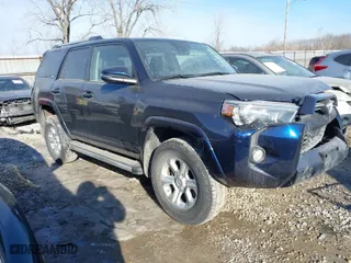 2020 Toyota 4Runner SR5 with VIN JTEBU5JR3L5755668, listed as a IAAI auction lot 41415638 with 39,053 mi miles. Bid and sale history available at carsss.com. Image 1.