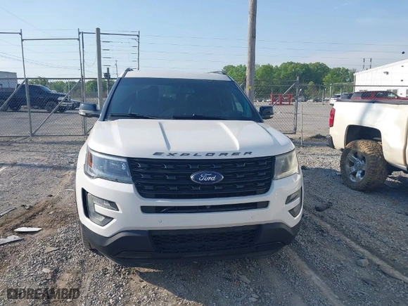2016 Ford Explorer Sport with VIN 1FM5K8GT0GGB77899, listed as a IAAI auction lot 42076102 with 132,163 mi miles. Bid and sale history available at carsss.com. Image 12.