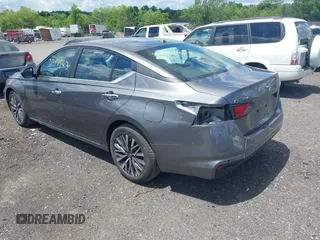 2025 Nissan Altima SV with VIN 1N4BL4DV0SN381826, listed as a IAAI auction lot 42201363 with 2,071 mi miles and . Bid and sale history available at DreamBid. Image 3.
